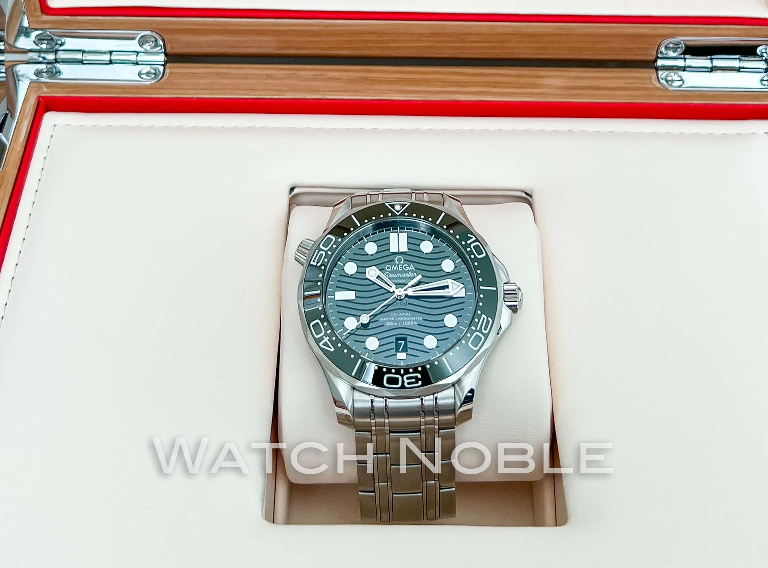 Pre-owned Omega Seamaster 300M Green Dial 210.30.42.20.10.001