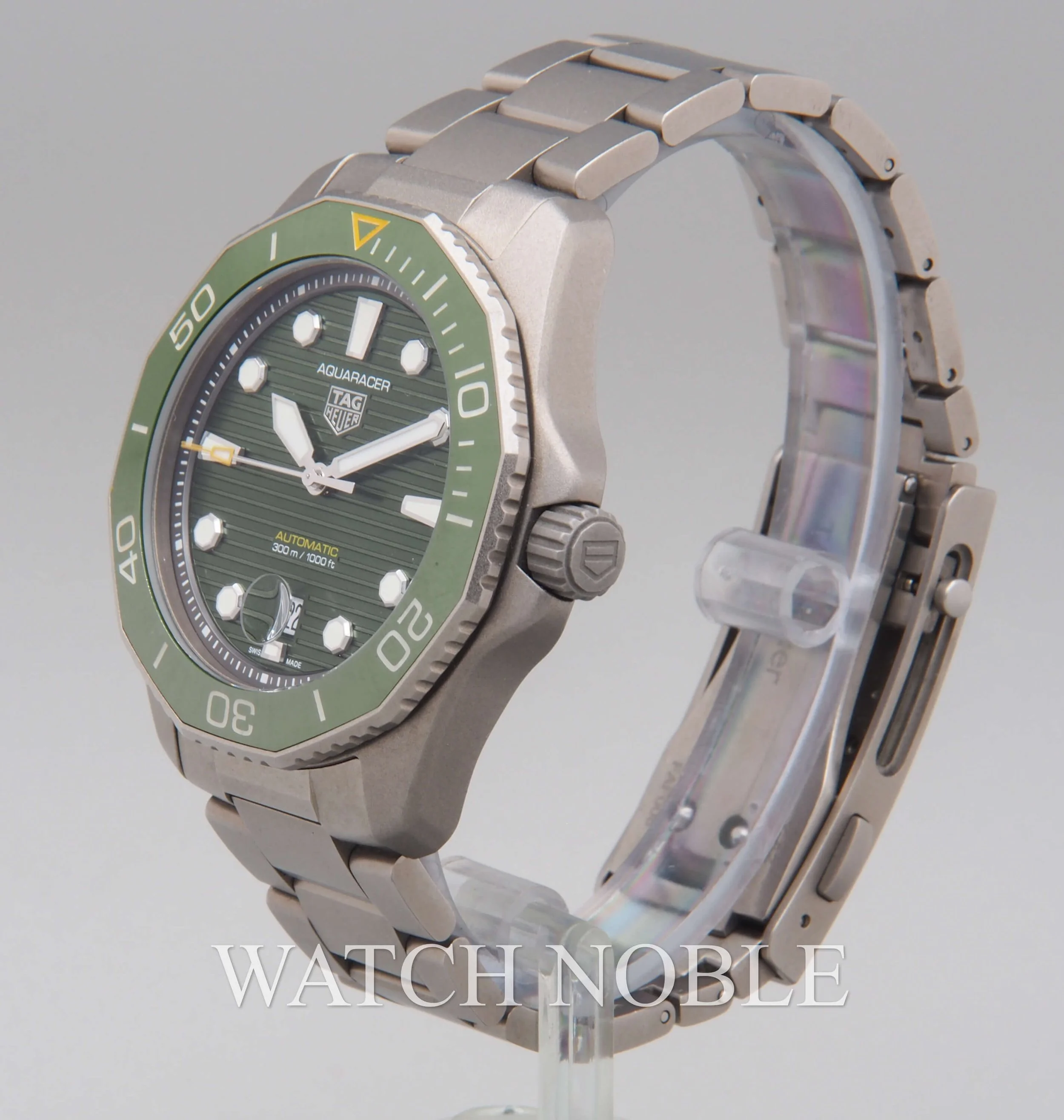 Pre-owned Tag Heuer Aquaracer Green Dial Titanium 43mm Men's Watch WBP208B.BF0631