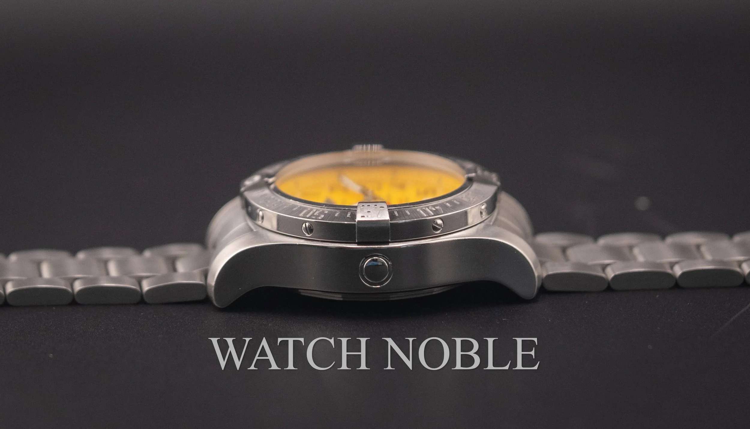 Pre-owned Breitling Avenger II Seawolf Yellow Dial A1733110/I519/169A