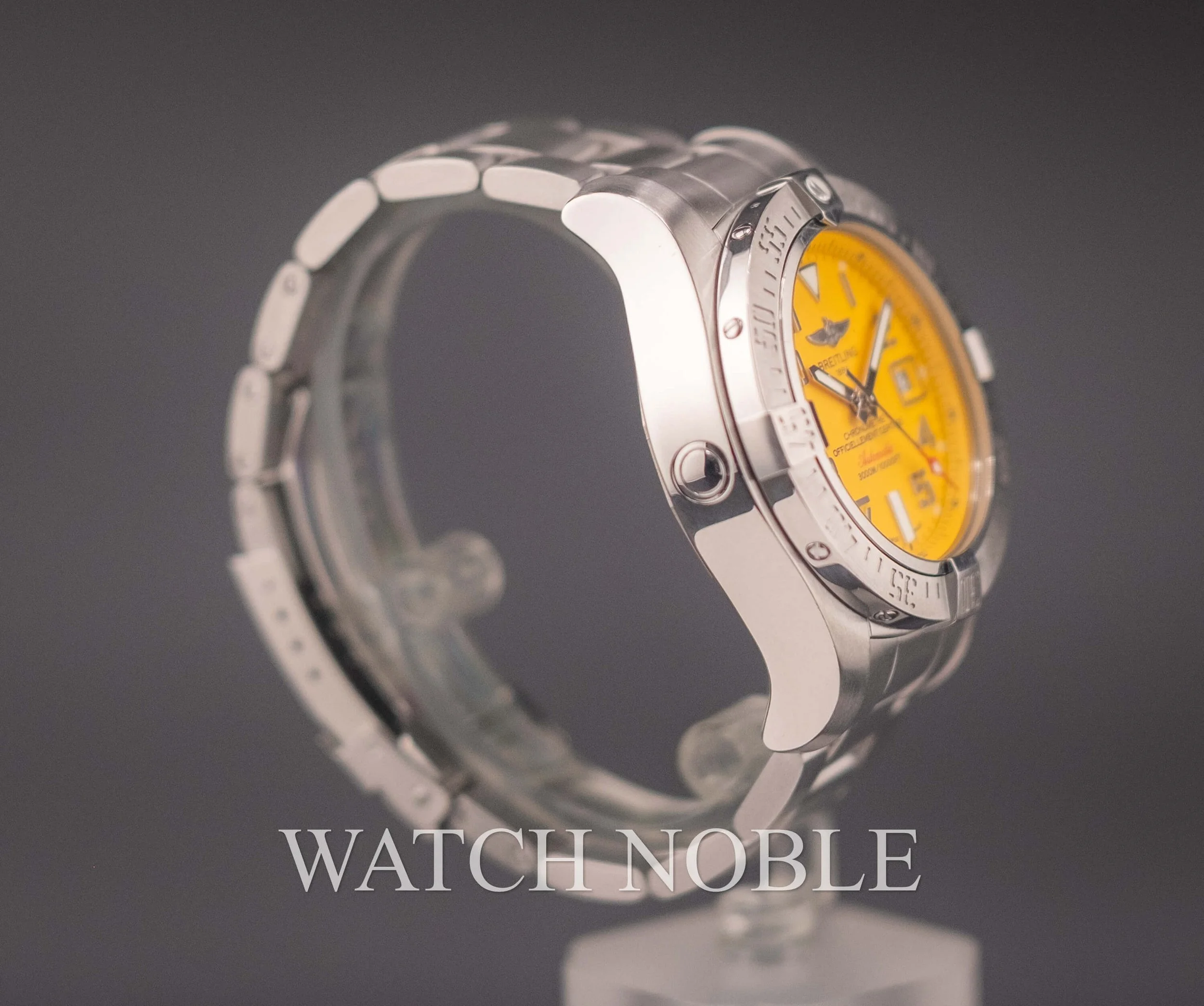 Pre-owned Breitling Avenger II Seawolf Yellow Dial A1733110/I519/169A