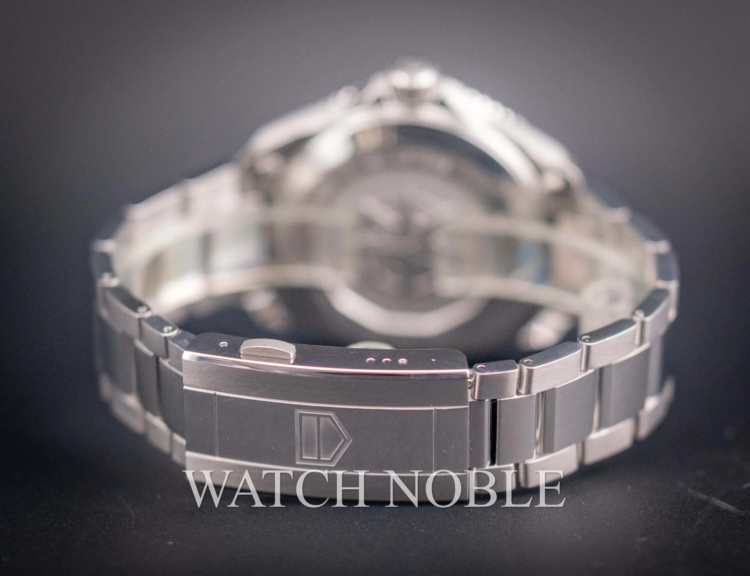 TAG Heuer Aqua Racer Professional 200 Caliber 5 WBP2115.BA0627