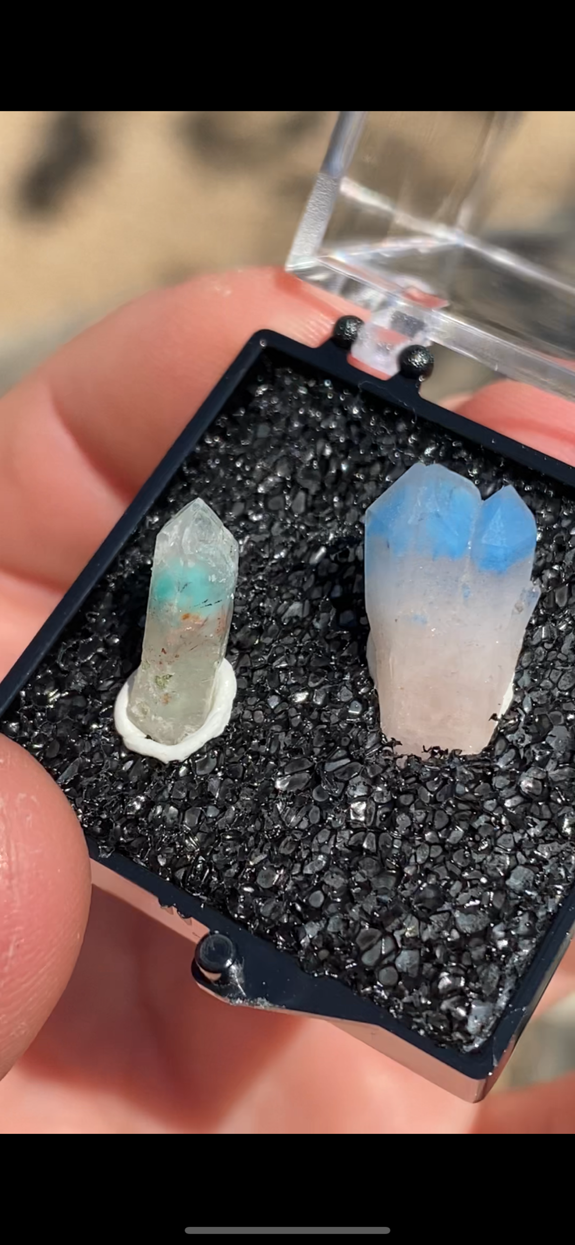 7FA6C78C-8D79-4437-883D-9E18D39A1DFD