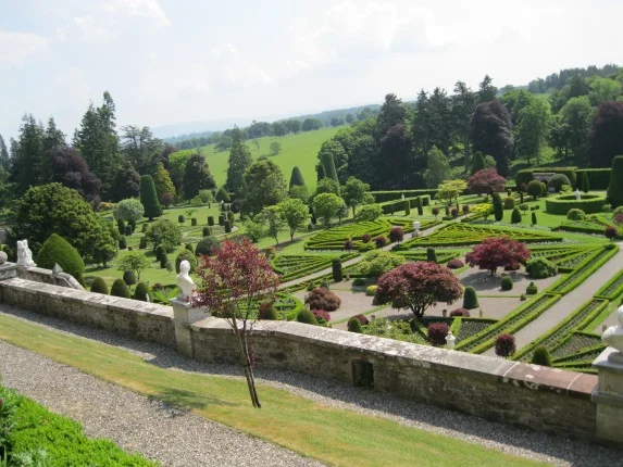 Drummond Castle Gardens