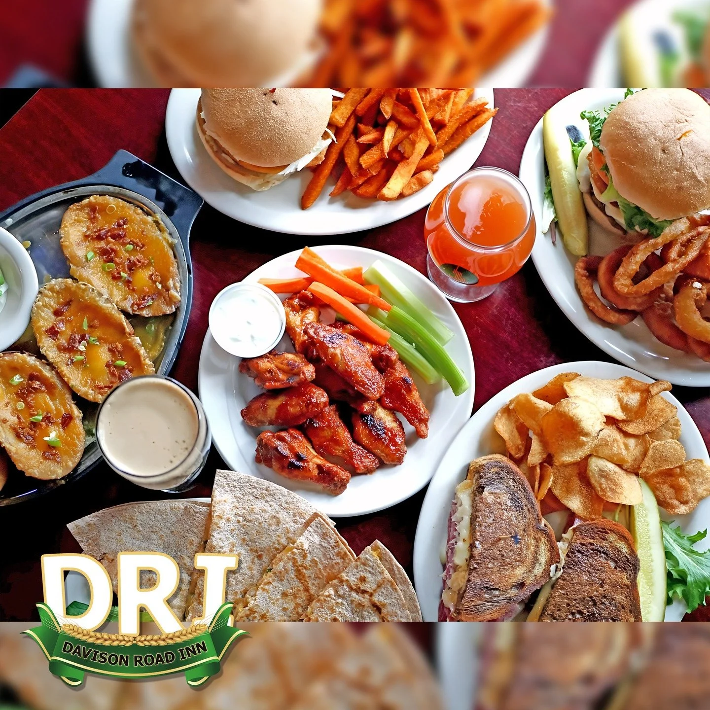 𝐋𝐨𝐜𝐤𝐩𝐨𝐫𝐭, 𝐖𝐡𝐚𝐭'𝐬 𝐘𝐨𝐮𝐫 𝐅𝐚𝐯𝐨𝐫𝐢𝐭𝐞 𝐁𝐚𝐫 𝐅𝐨𝐨𝐝?!

We are stocked and ready to enjoy the weekend with you! Whether it's our famous wings, beef on weck, potato skins🥔, soft pretzels🥨, poutine fries🧀🍟, chicken fingers, hot b