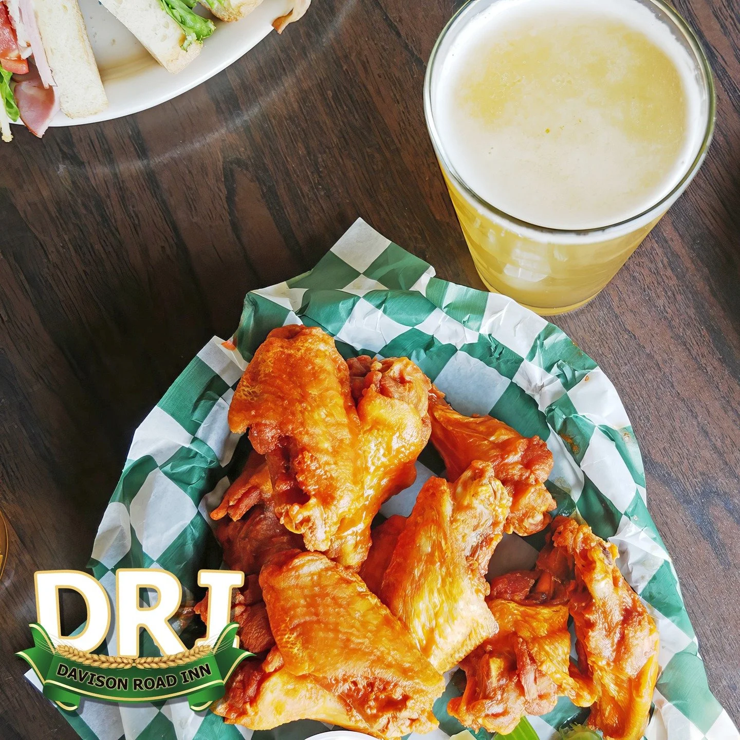 𝗦𝘁𝗼𝗽 𝗶𝗻 𝗳𝗼𝗿 𝗼𝘂𝗿 𝗪𝗲𝗱𝗻𝗲𝘀𝗱𝗮𝘆 𝘄𝗶𝗻𝗴 𝘀𝗽𝗲𝗰𝗶𝗮𝗹 - 𝟭𝟬 𝗪𝗶𝗻𝗴𝘀 𝗳𝗼𝗿 $𝟭𝟮.𝟵𝟵 𝗮𝗻𝗱 𝟮𝟬 𝗳𝗼𝗿 $𝟭𝟴.𝟵𝟵!

How do you like your wings?! We have so many excellent sauce options, come try them all! 𝗠𝗶𝗹𝗱, 𝗠𝗲𝗱𝗶𝘂𝗺