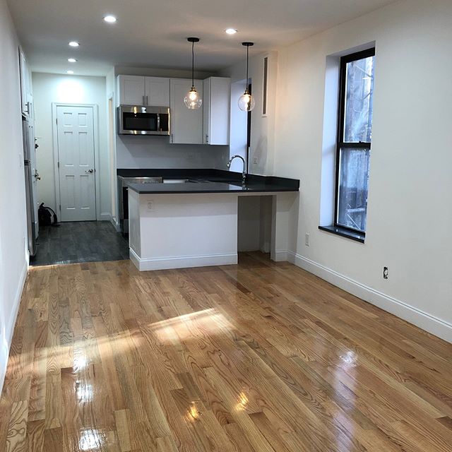 Stunning brand new prime corner West Village 1BR. Yours for only $3995. Live above Blue Ribbon Wine Bar.  No fee!  Just a few of the amenities:  Washer/Dryer. Original tin ceilings. Seven windows. Granite window sills. All new appliances. Subway-tile