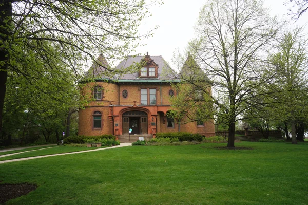 OUTDOOR YOGA FESTIVAL @ DAWE’S MANSION EVANSTON