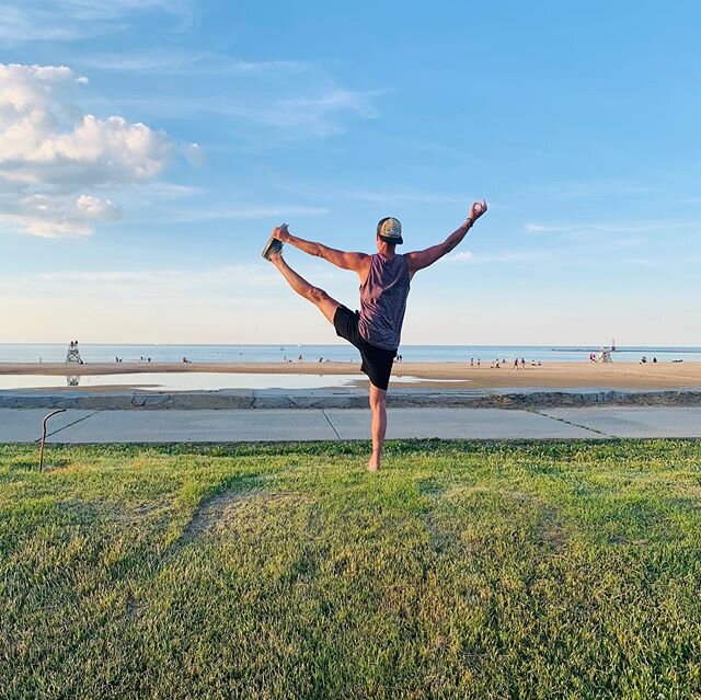 🙏for ☀️ BEACH YOGA Sat 6/27 10:15am Montrose 🏖 Beach BYOM or towel 
Arrive 10-15 min early to sign up! $20 Proceeds benefit @yogagardens
DM me for more info!