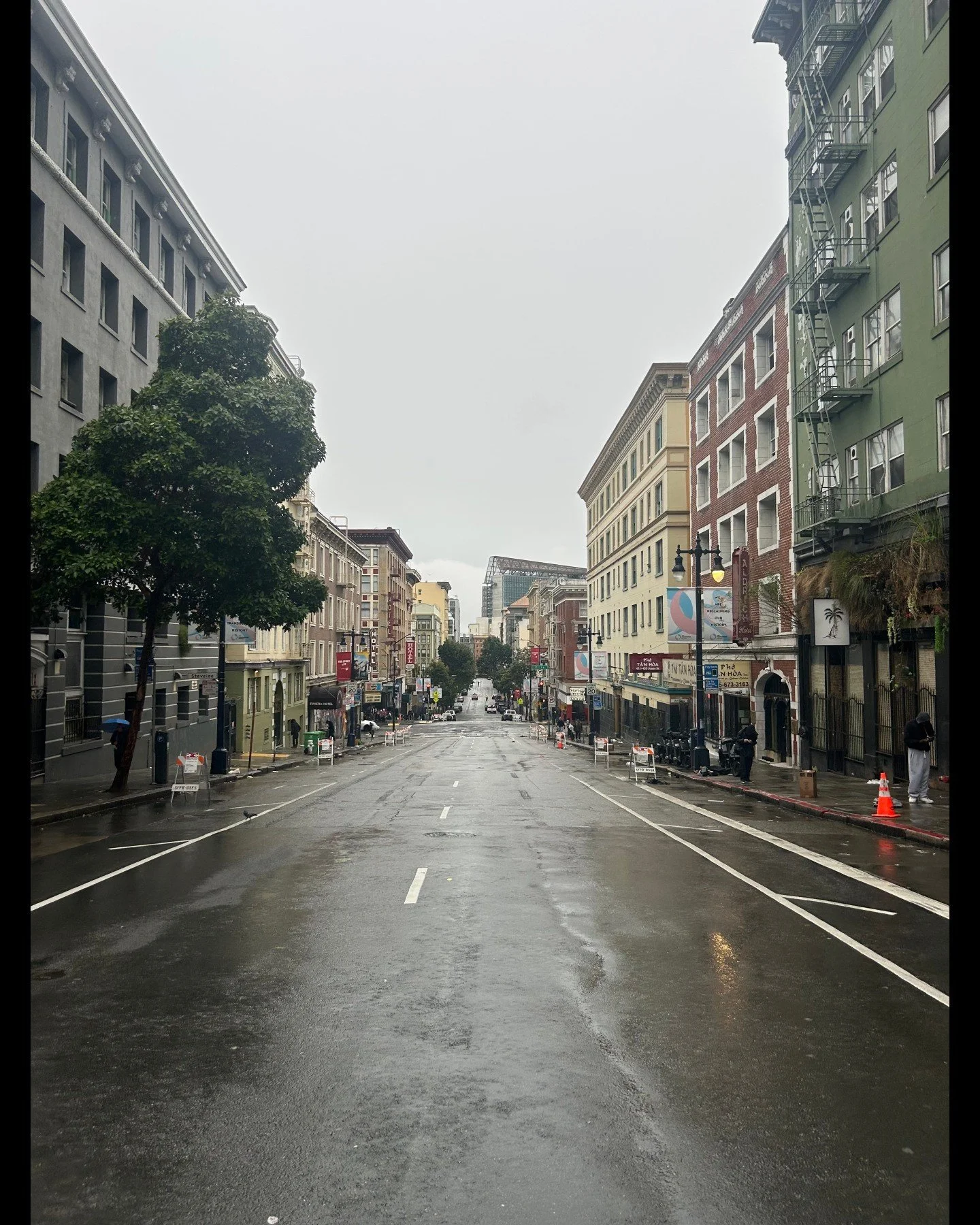 A rainy morning on a Tenderloin street