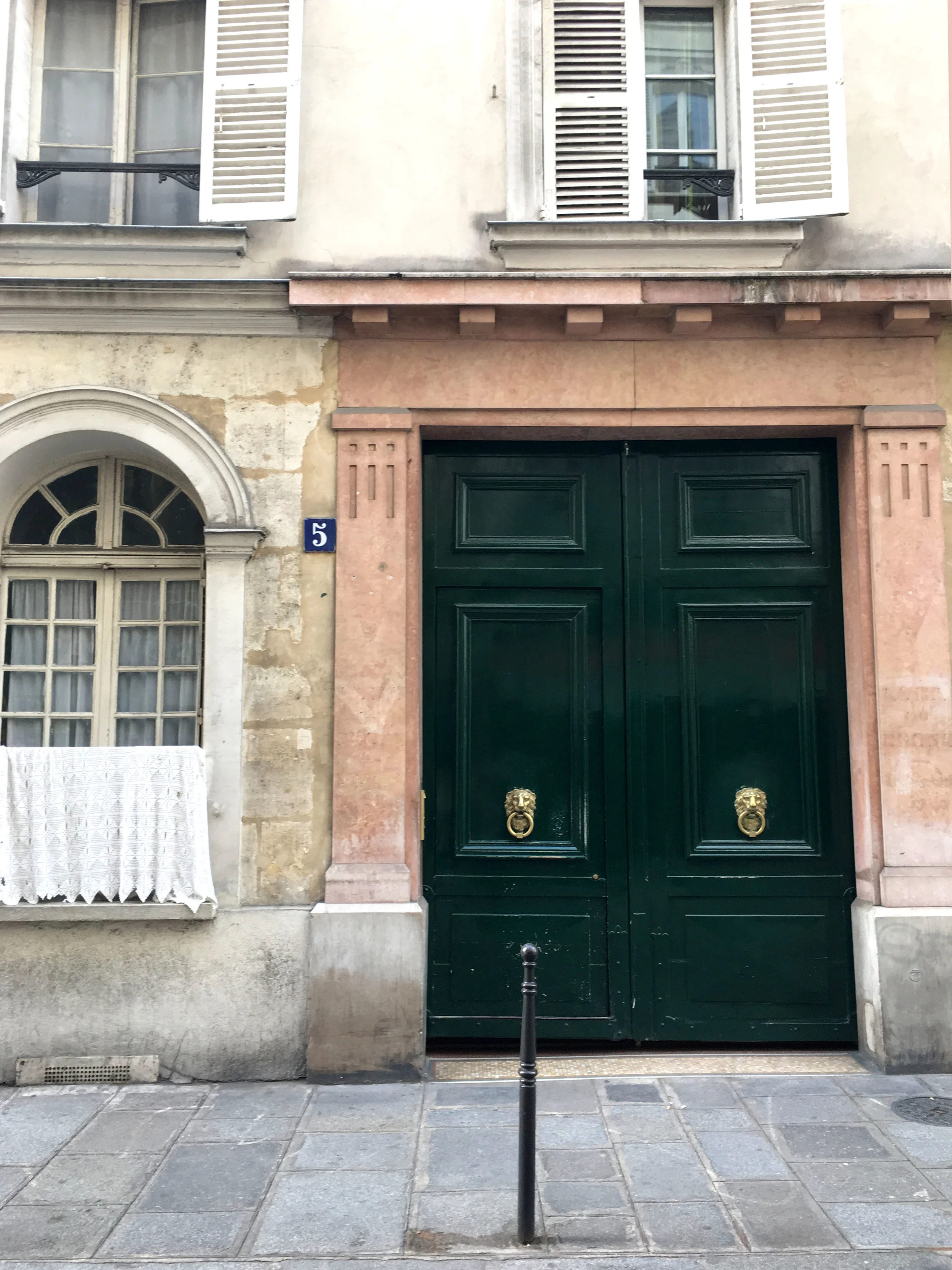 We loved these big green doors to get into our airbnb.