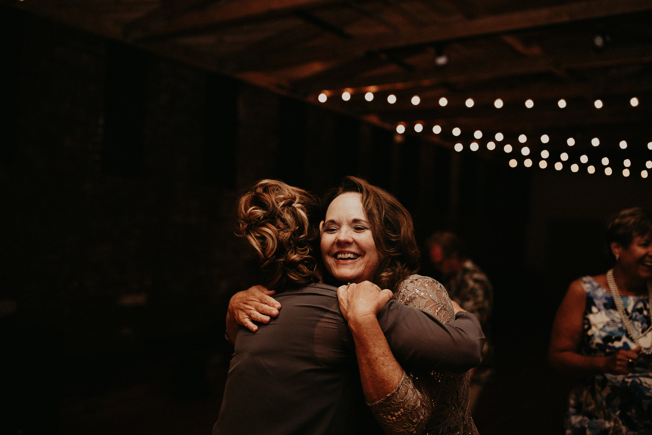 Cincinnati_Rhinegeist_Wedding_Andy_Katie-609.JPG