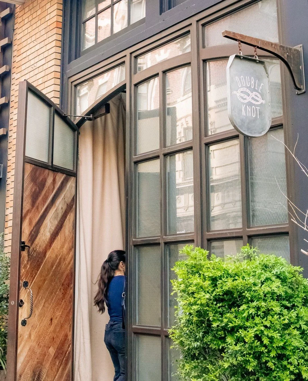 See the Double Knot sign? That&rsquo;s your cue for an unforgettable night of sushi, robatayaki, and cocktails. 🍸🍱⁠
⁠
📍 Double Knot Philadelphia | 120 S 13th St, Philadelphia, PA 19107⁠
Tap the reserve button in our bio to join us.