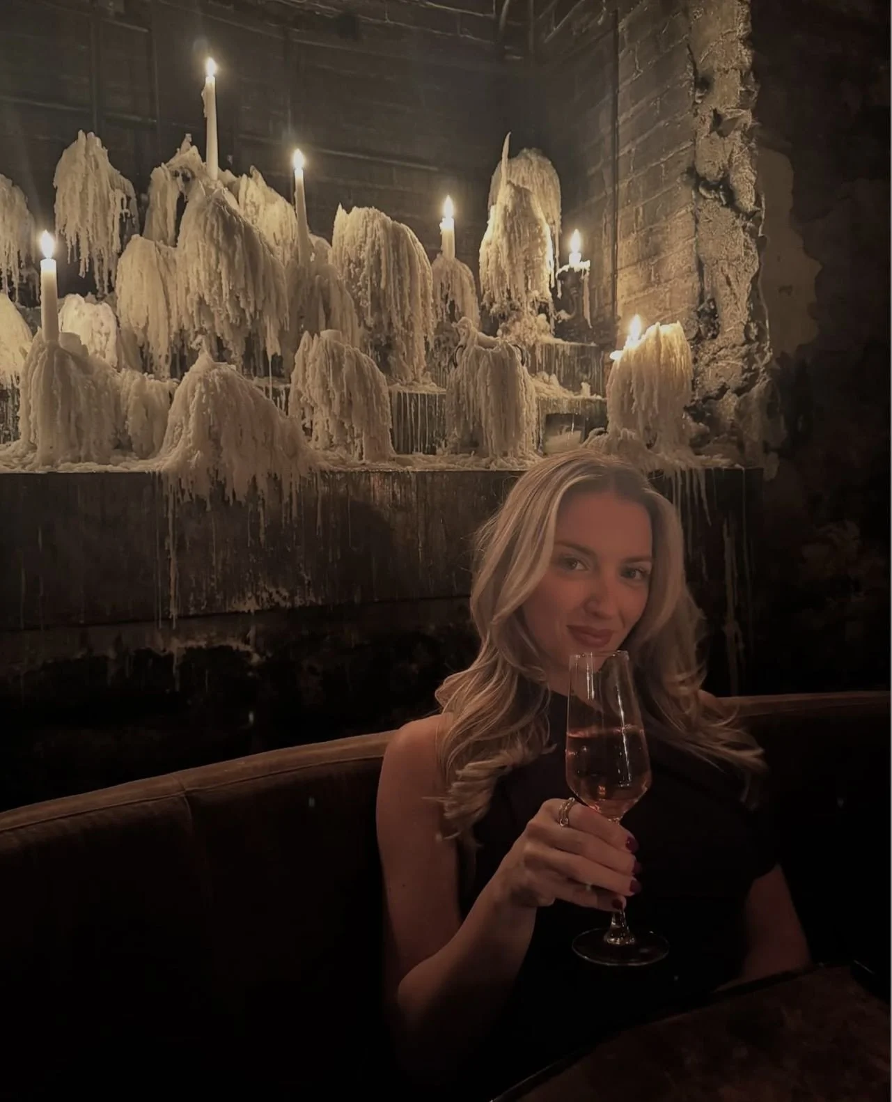 Who needs Friday when Thursday nights at Double Knot exist? 🍣🍸 Tap the link in our bio to book your reservation!⁠
⁠
📸: @&zwnj;ilianatmanzo