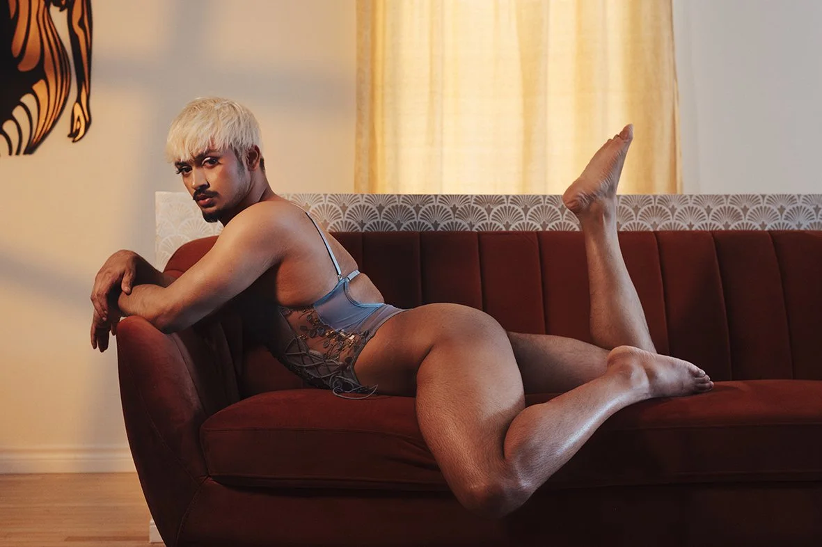 non-binary-boudoir-photography-toronto-gender-fluid-feminine-3.jpg