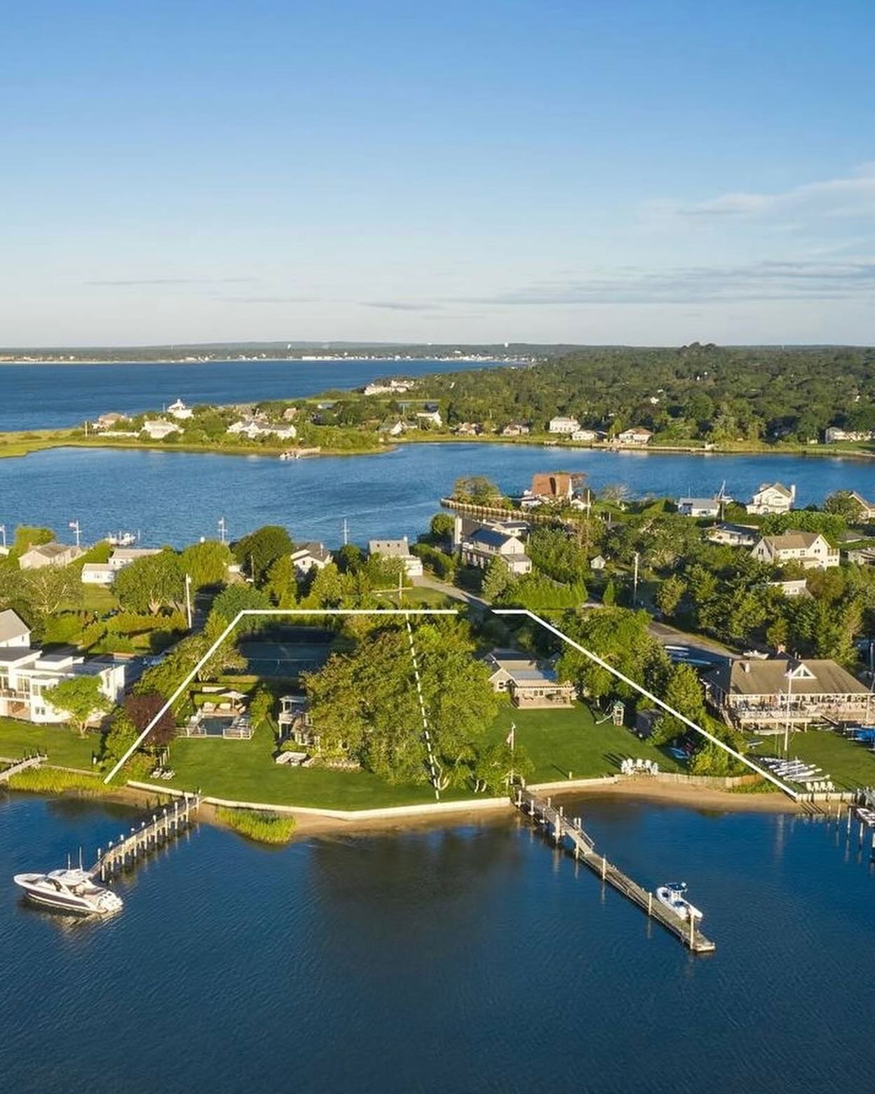 A rare waterfront compound in Southampton. South of the Highway spanning approximately 170 feet of water frontage. 

This property comprises two lots totaling 1.8 acres, with separate dwellings, a private tennis courts, and two private docks.

7 bedr