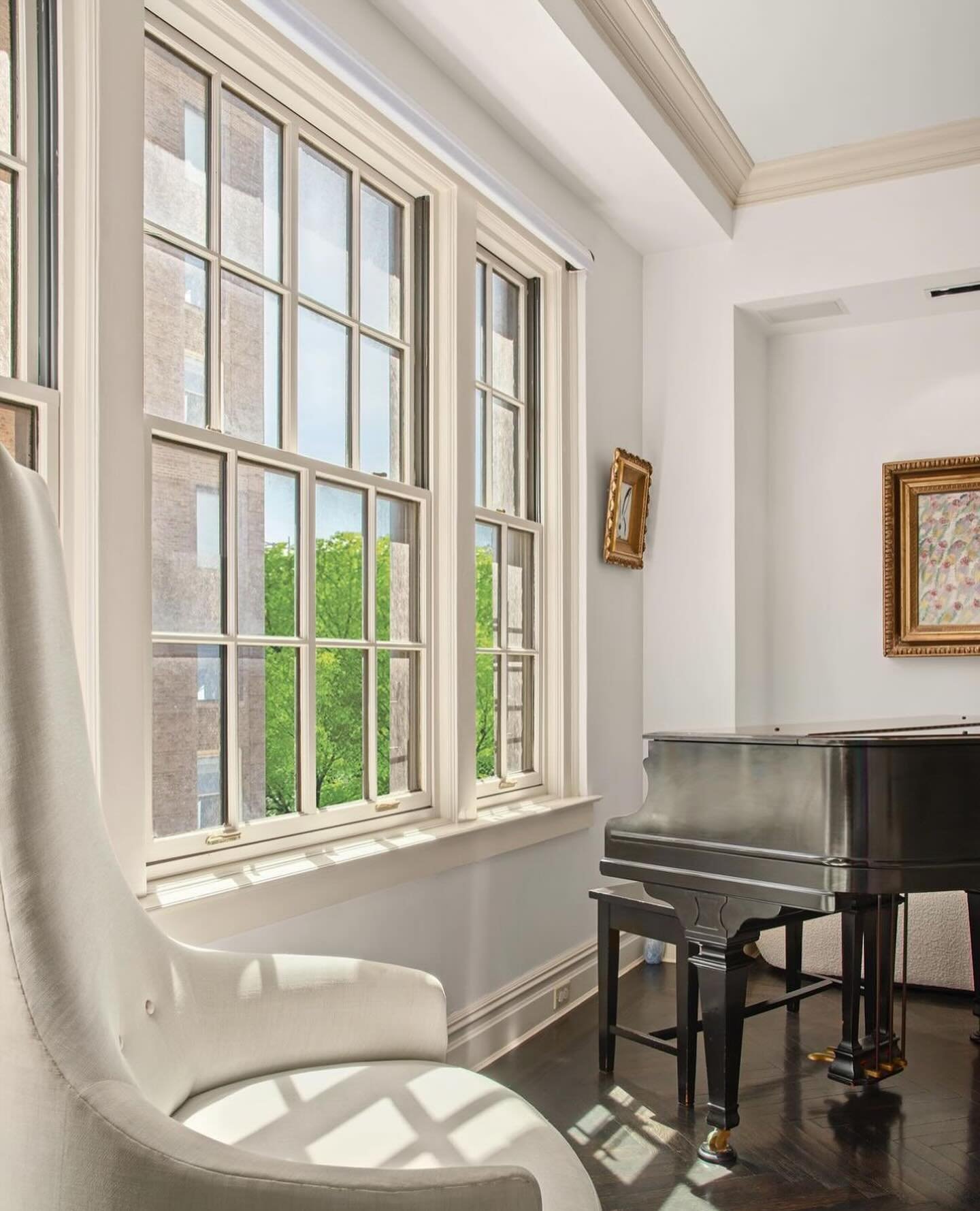 Basking in southern exposures in this immaculate two-bedroom, two-bathroom home features elite craftsmanship and attention to historic detail.

1140 5th Ave, 8C
Offered at: $2,495,000

For more details please get in touch directly @hudsonadvisory @hu