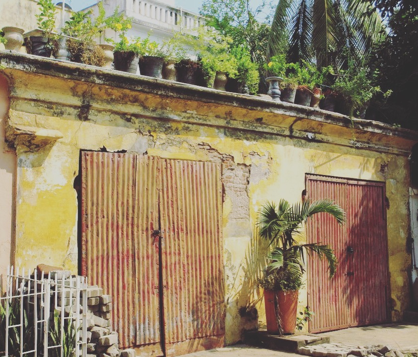 Rustic buildings in Pondi