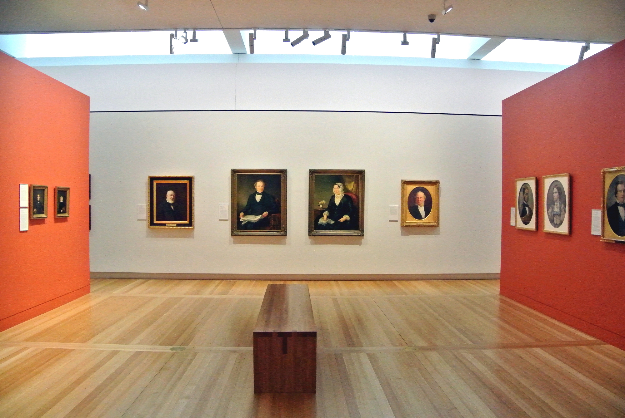 Intimate gallery space decreases temperature and relative humidity fluctuations. photo: Author