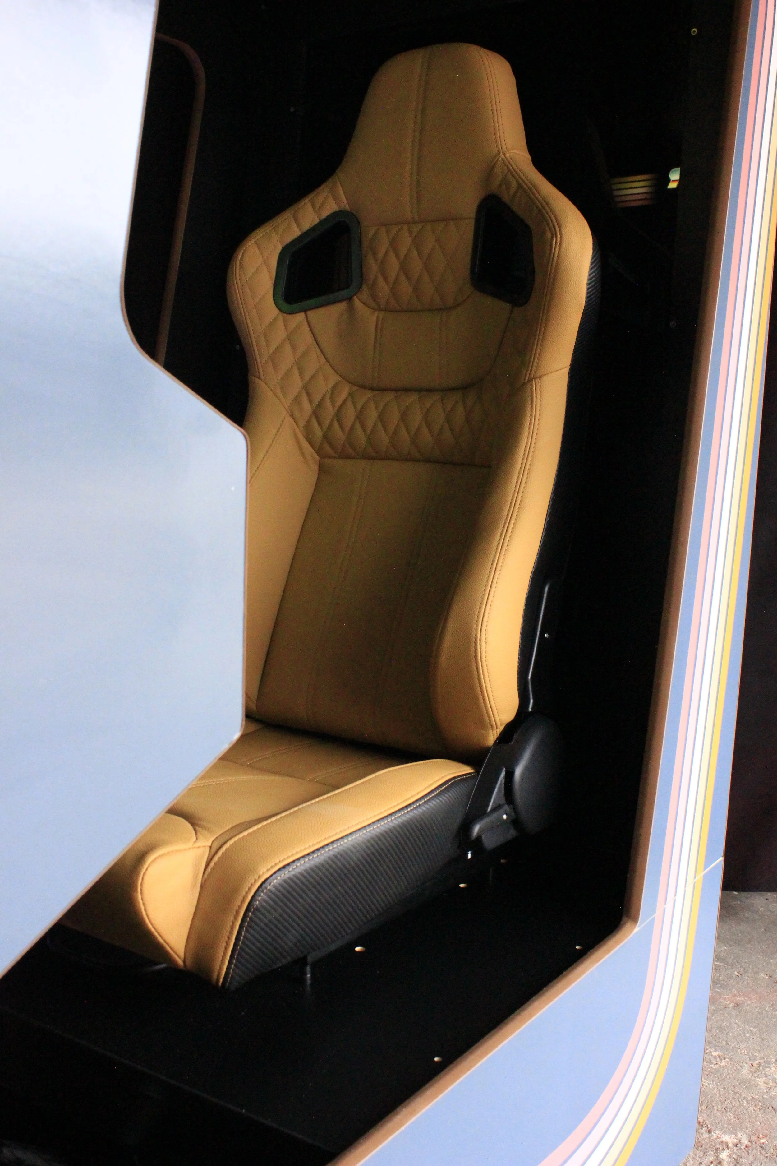 Paradox VRX Racer Arcade seat.JPG