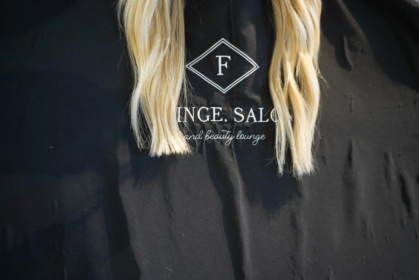 Let&rsquo;s shed the dead and get your hair ready for warmer weather!
#fringesalonandbeautylounge #bloomingtonilstylist #bloomingtonilsalon #bloomingtonnormal #bloomingtonillinois