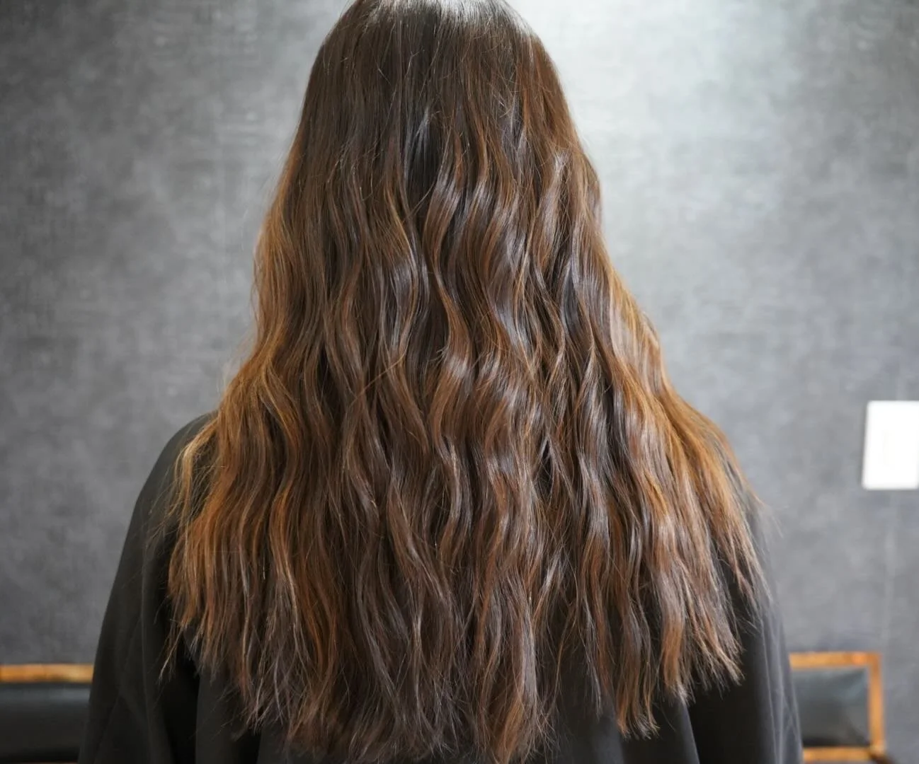 Can a brunette be dimensional? ABSOLUTELY! #fringesalonandbeautylounge #bloomingtonillinois #bloomingtonilstylist #bloomingtonilsalon