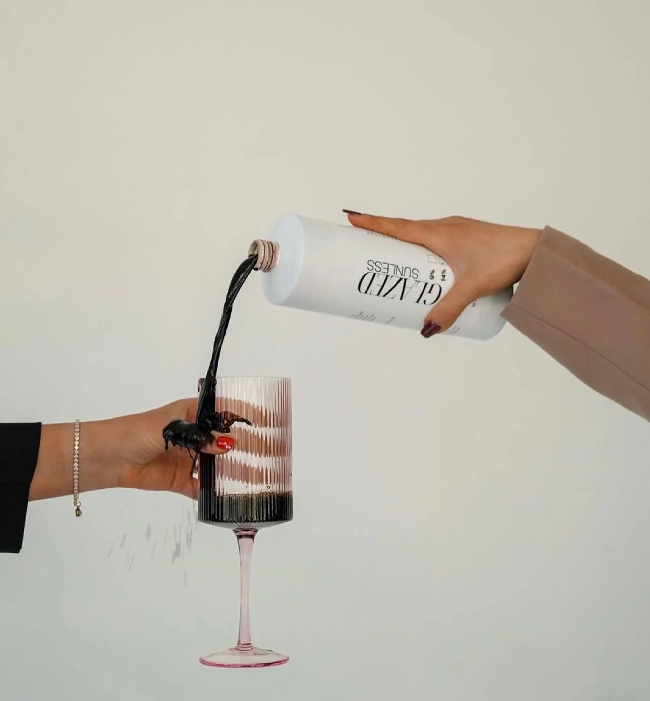 ✨Glow February Special ✨Do I have your attention? For THREE days we are offering $45 custom spray tans! Book your appointment on 2/21 2/25 or 2/28 to receive discounted pricing! Call or DM us to book yours today! But wait&hellip;.there&rsquo;s more! 