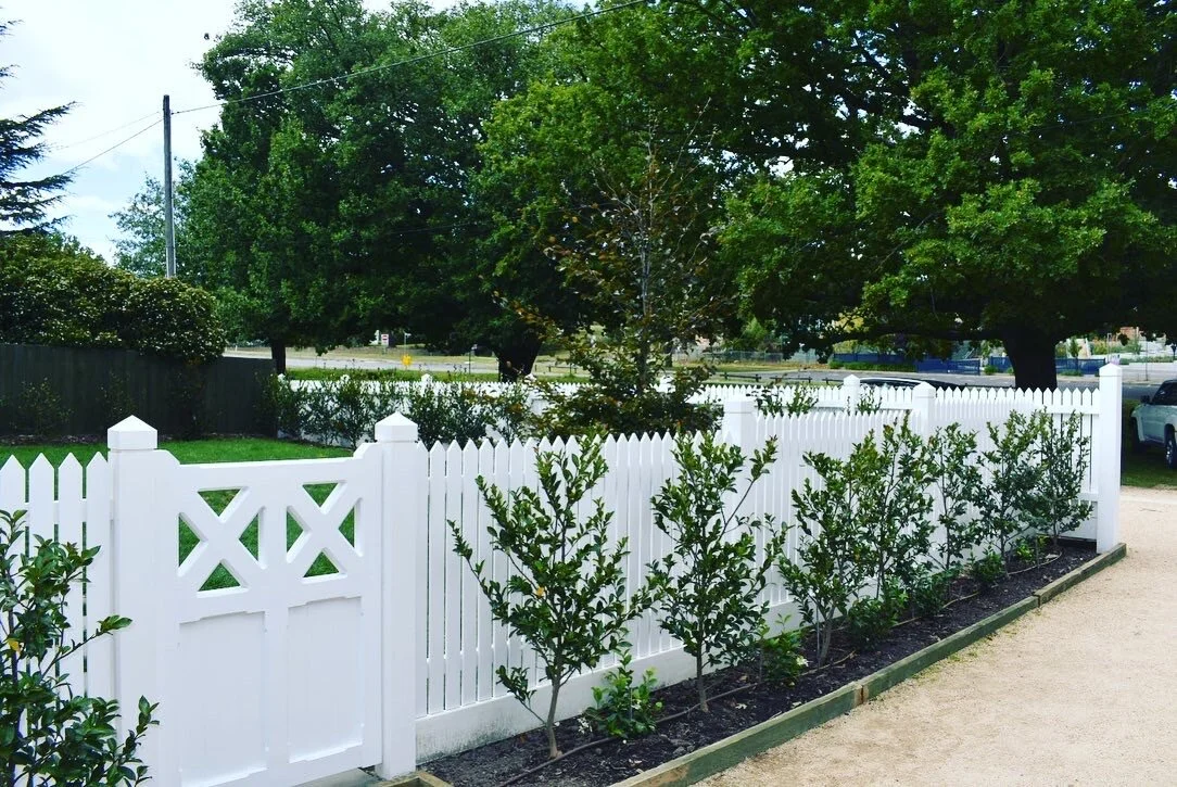 Feature fence with custom gates