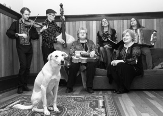 Zl dog in front b&w.jpeg