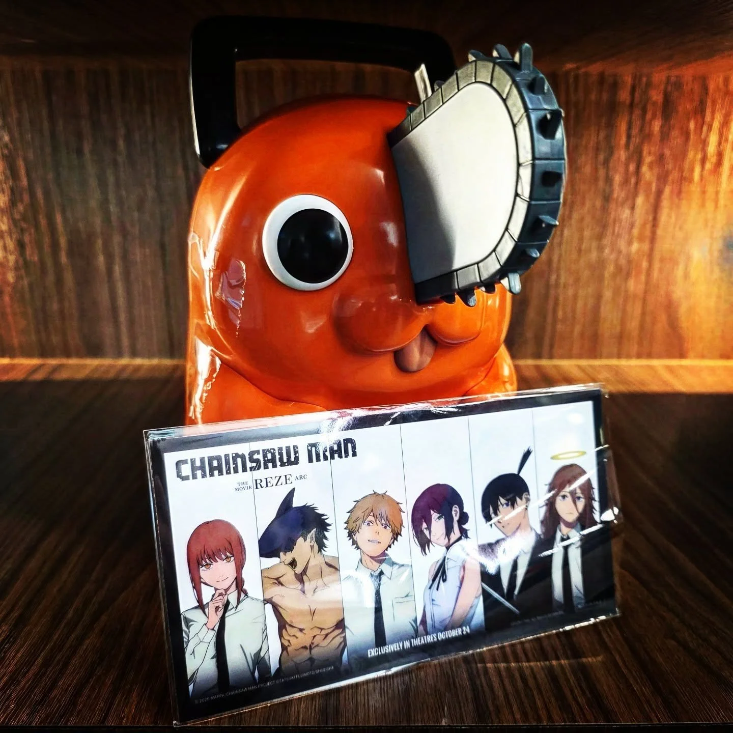 I don't think the tiny #chainsawman Pochita bucket from @amctheatres is worth $40 but im excited for the film!