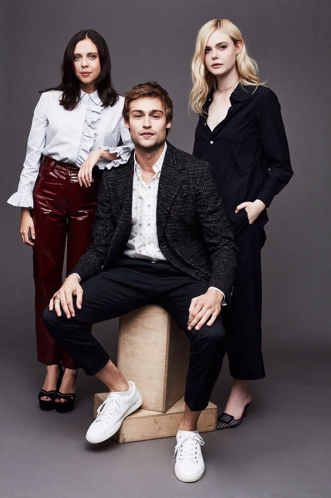 Good lord. What did we expect? Explain to me why Booth, who is not the star, is seated in the center. Oh wait...never mind.