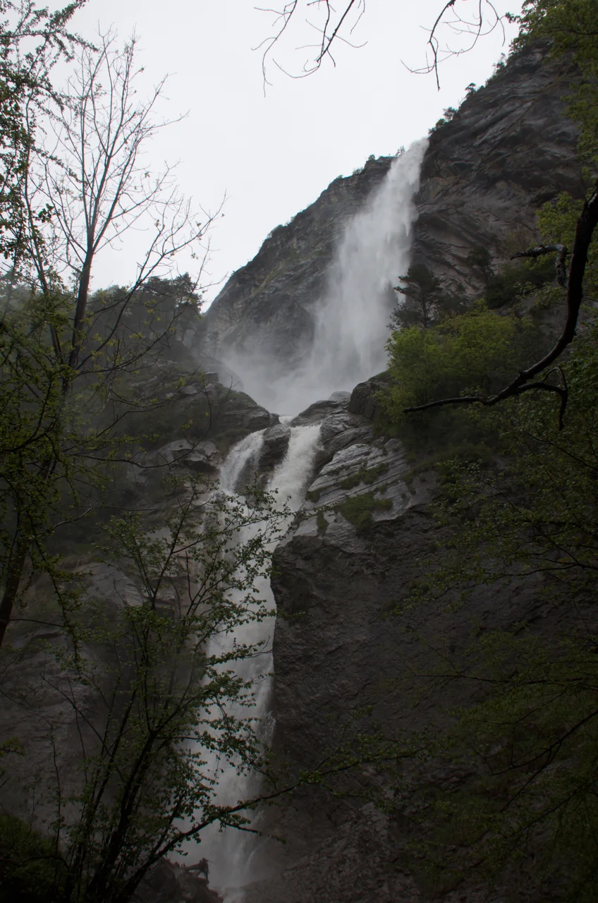 Cascade de l'Arpenaz. Copyright Henderson