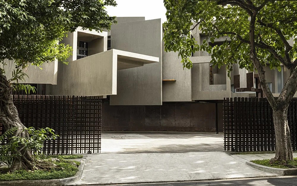 Jar_Concengco_Equilateral_House_Jorge_Yulo_01.jpg
