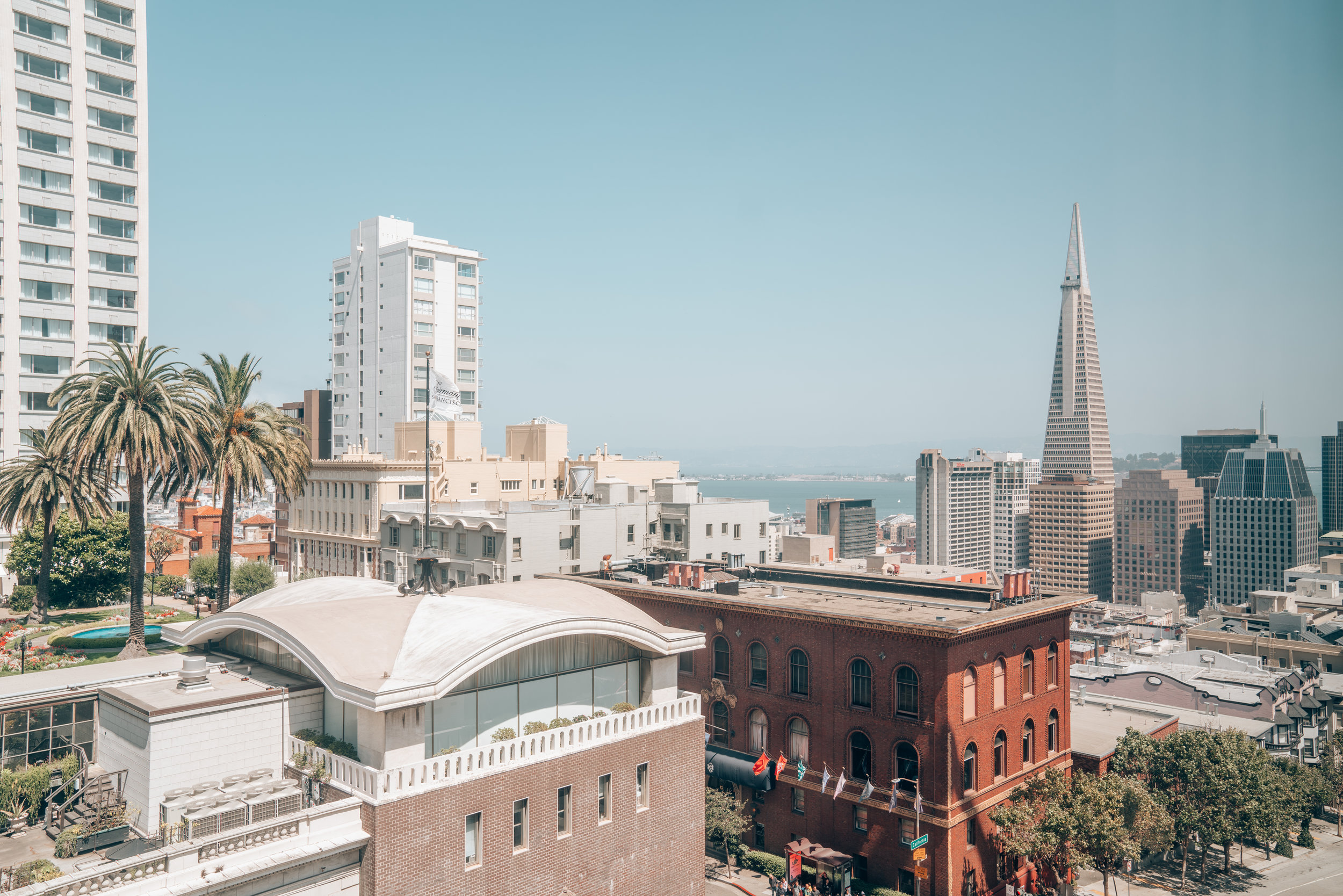 STANFORD COURT A MODERN HOTEL IN SAN FRANCISCO'S NOB HILL NEIGHBORHOOD