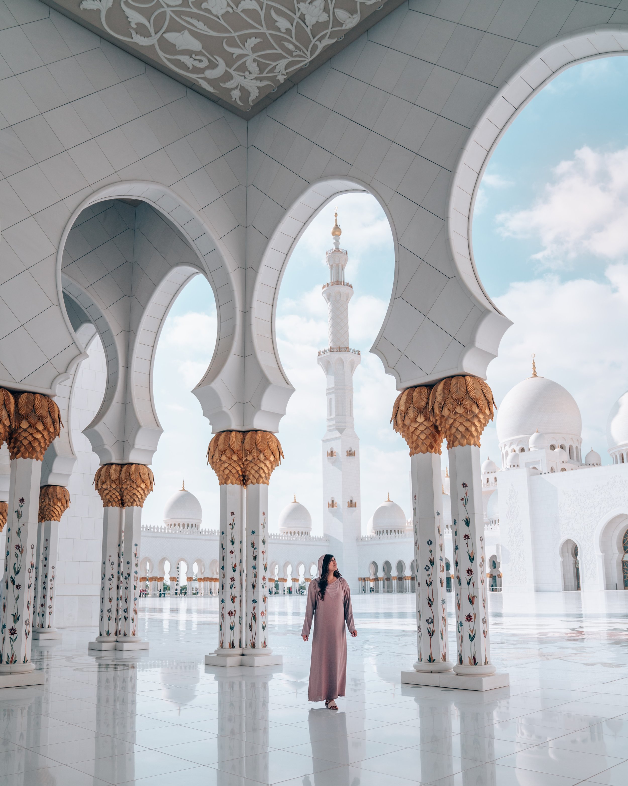 10 Things You Need to Know Before Visiting the Sheikh Zayed Mosque in Abu Dhabi