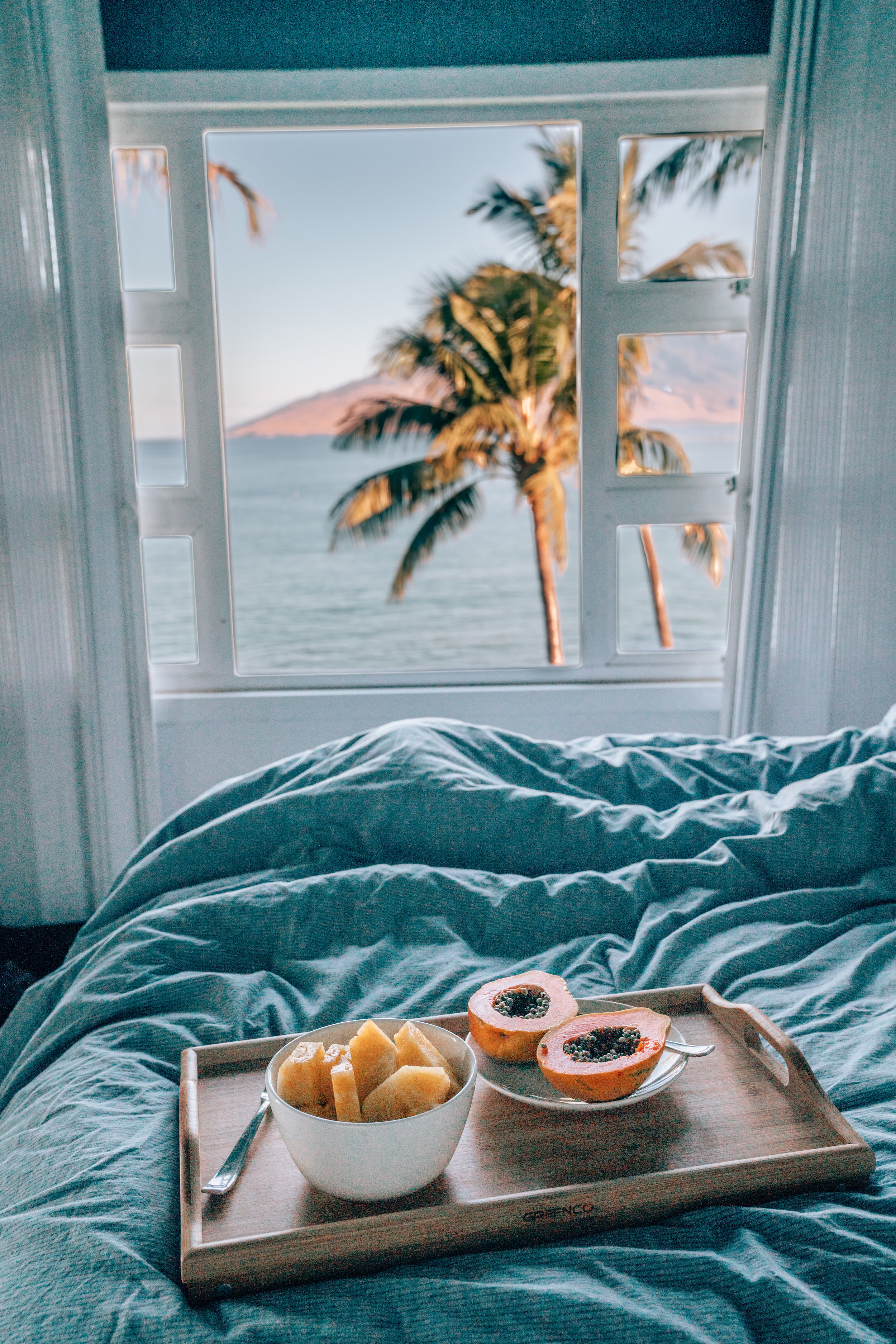 Breakfast in Bed at Maui Beachside