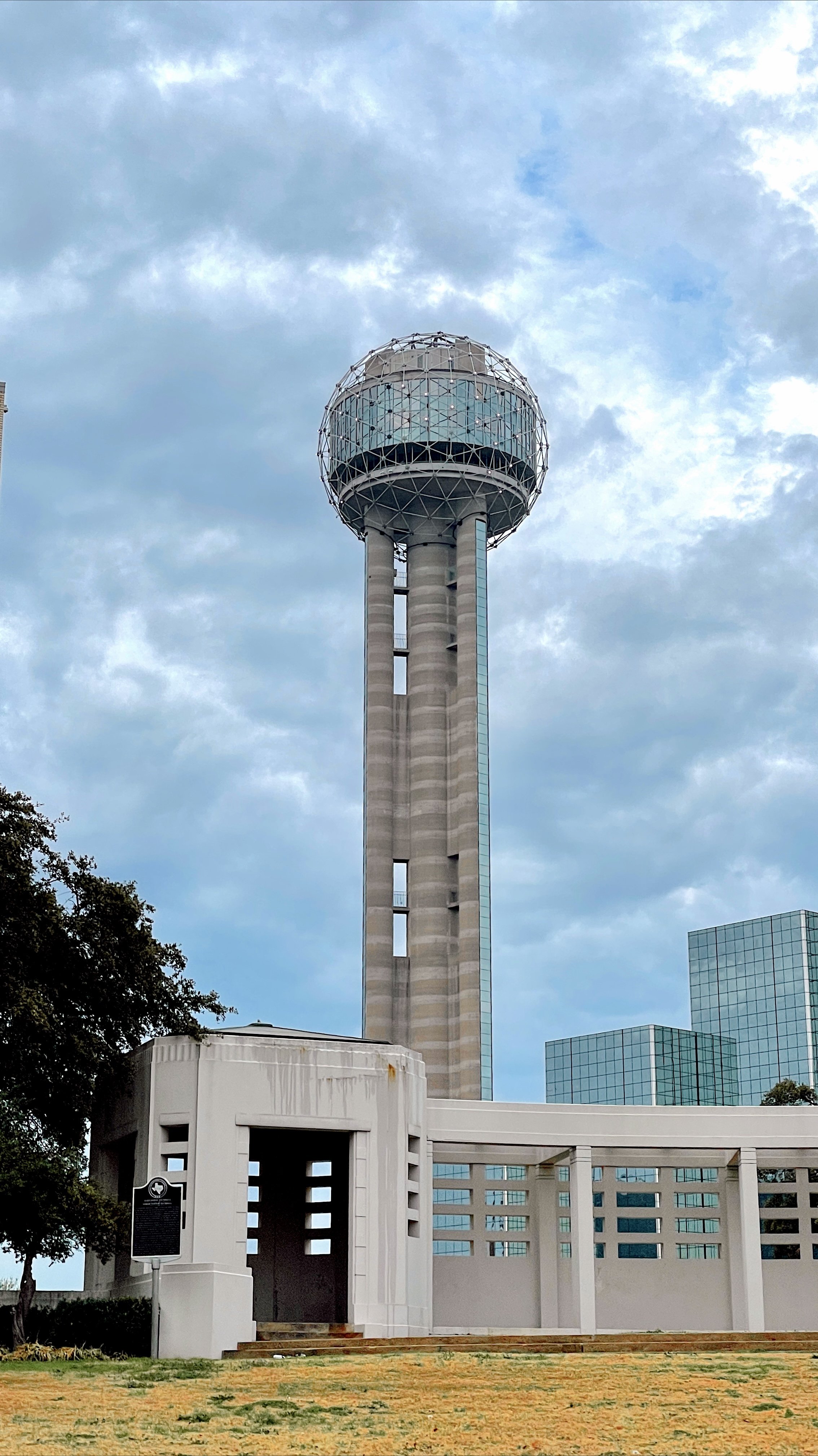 Reunion Tower Dallas Texas.jpg