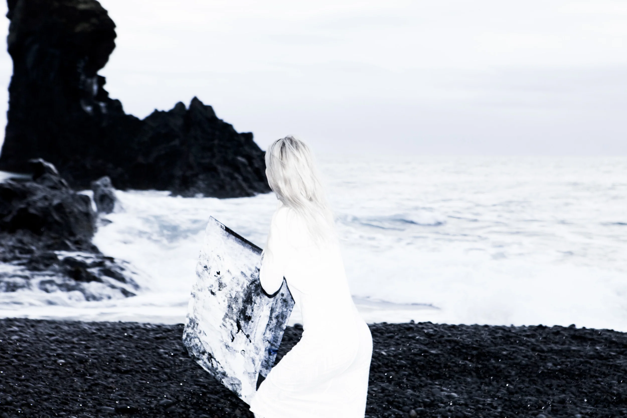 Throwing the painting into the sea
