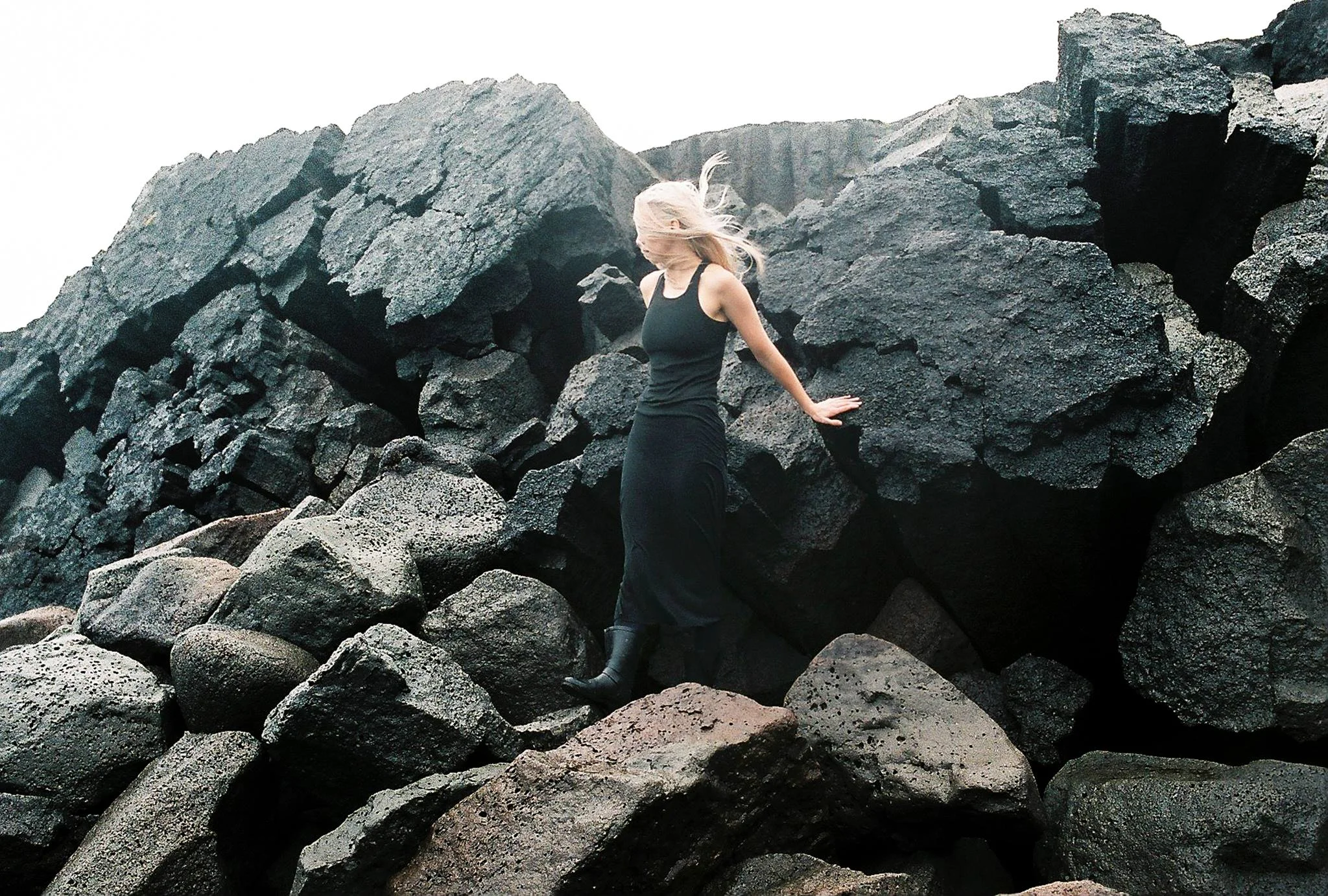 Dress Rick Owens matching the rocks
