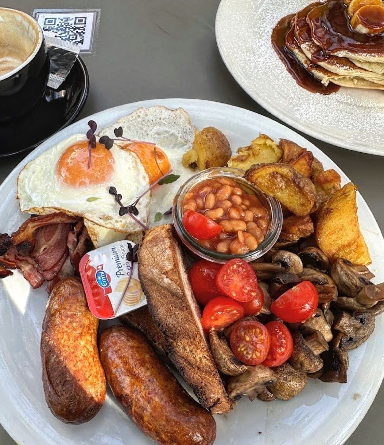 The best juicy full english only at Fork &amp; Bottle!
.
.
.
.

#brunch #breakfast #food #foodie #foodporn #lunch #instafood #coffee #foodphotography #foodstagram #yummy #dinner #delicious #brunchtime #foodblogger #cafe #healthyfood #brunch #forkandb