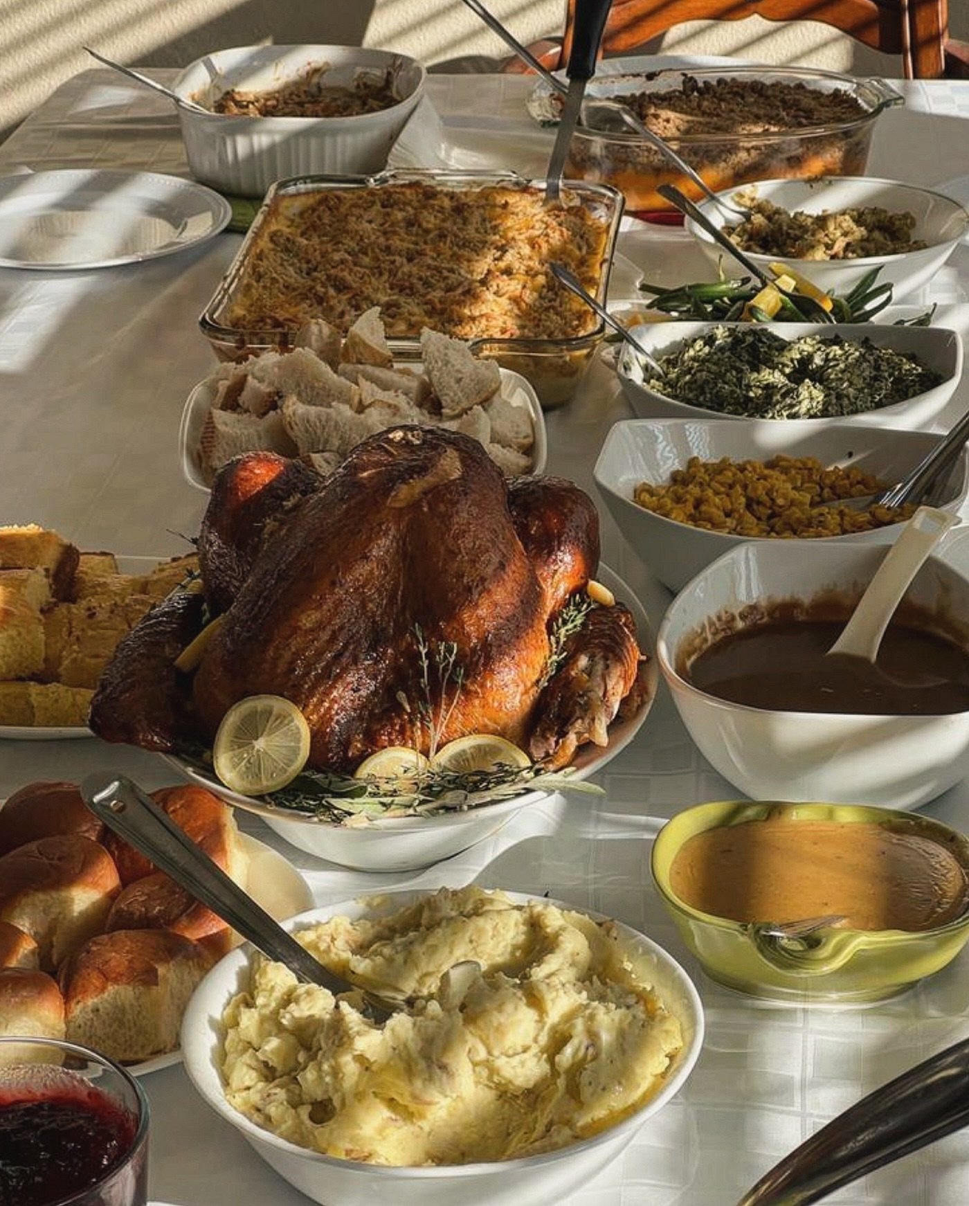 This year we will celebrate Thanksgiving only on 28.11 thursday! Seasoned turkey from a local farm, all the tasty trimmings including sweet potato puree, colcannon mashed potatoes, apple sausage stuffing, cornbread and of course dessert!

Turkeys are