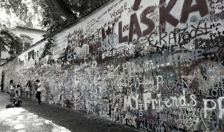 StoryWork – Transformative Arbeit mit Gruppen und Organisationen / mit Stephanie Bachmair