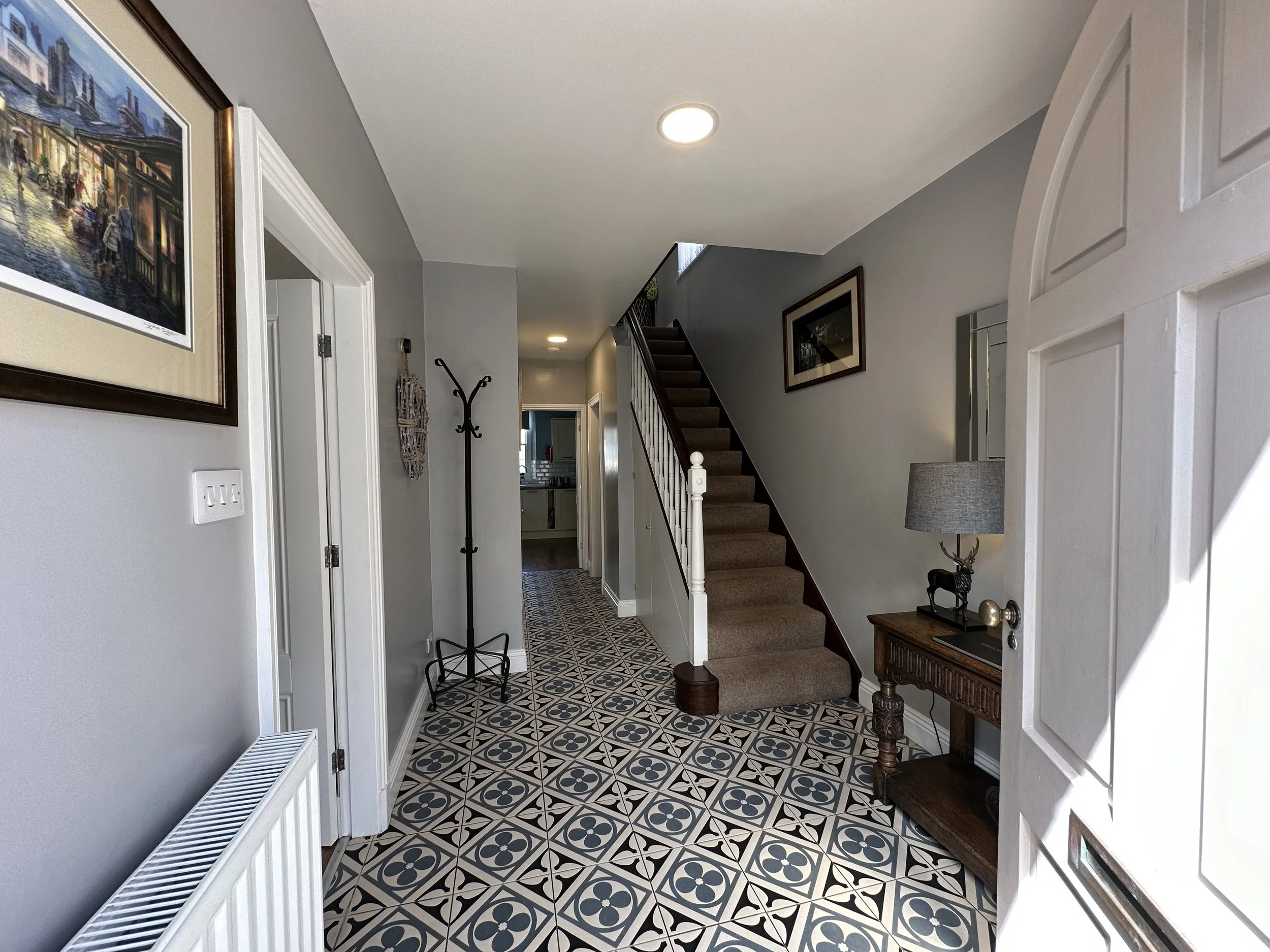 Hallway 1.jpeg
