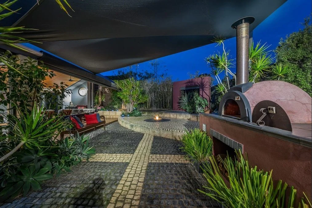 Transit Way alfresco4.jpg