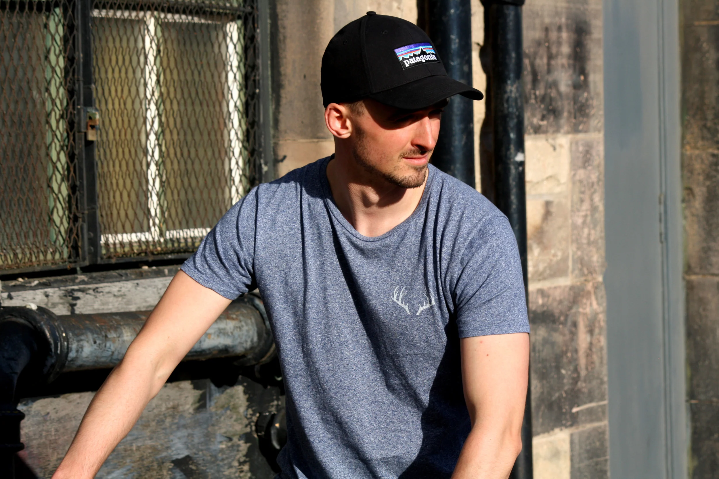 Men's blue t-shirt bike