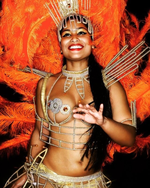 Carnival time soon!🥳#riodejaneiro #carnival #rio #riocarnival #riocarnaval #tasteofbrazil #samba #sambadancer #carnivalcostumes #sambadrome #brazil #braziliangirl #bresil🇧🇷 #bresil #nikonphotography #nikonuk#dancersofinstagram #londonphotographer