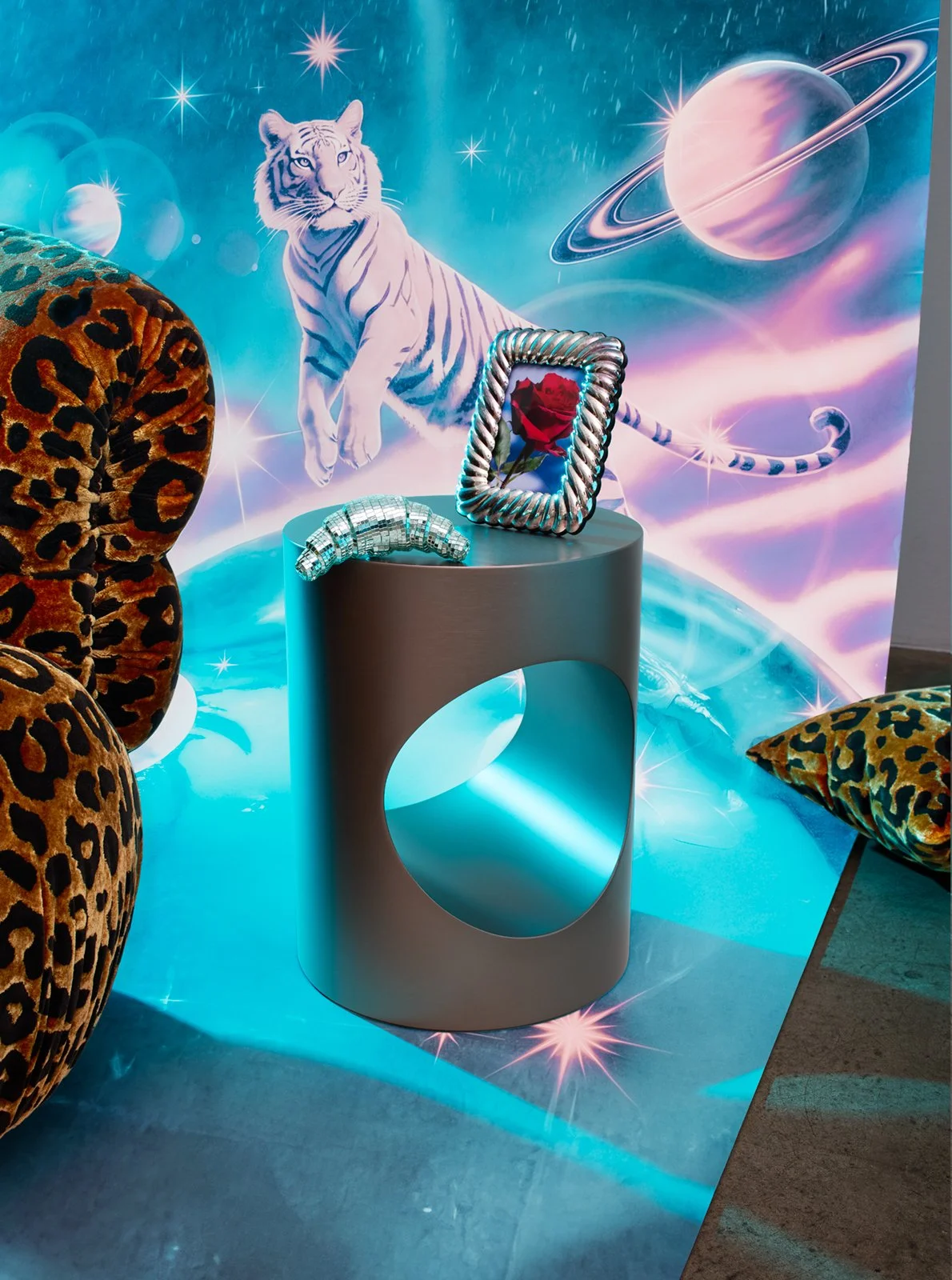 Likeness_Zeit_Kitsch_02_4316_Minotti_1L.jpg