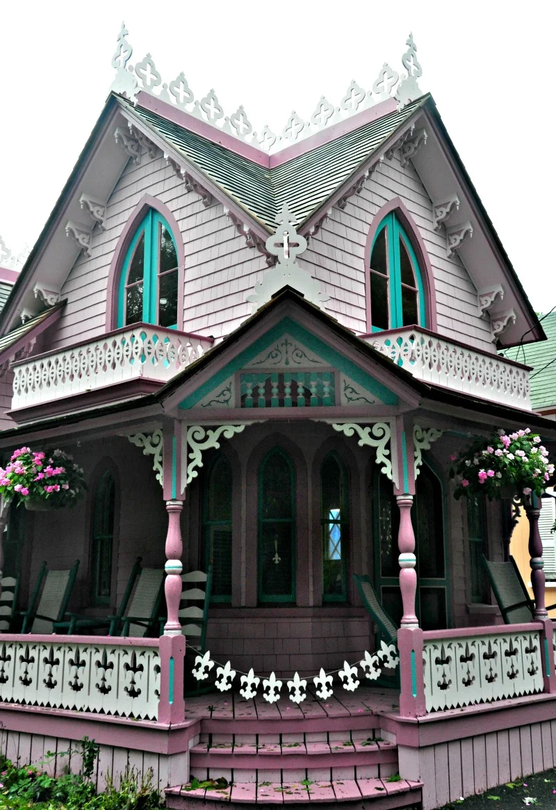 Gingerbread House photo by Del Holston