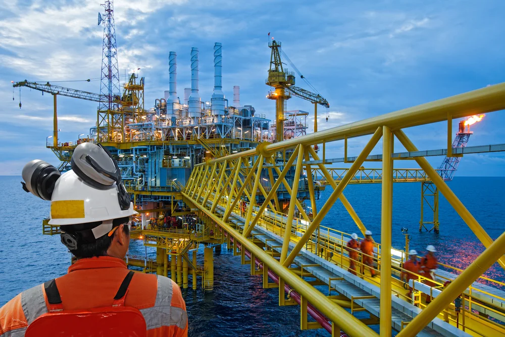 oil rig good pic with guy.jpg