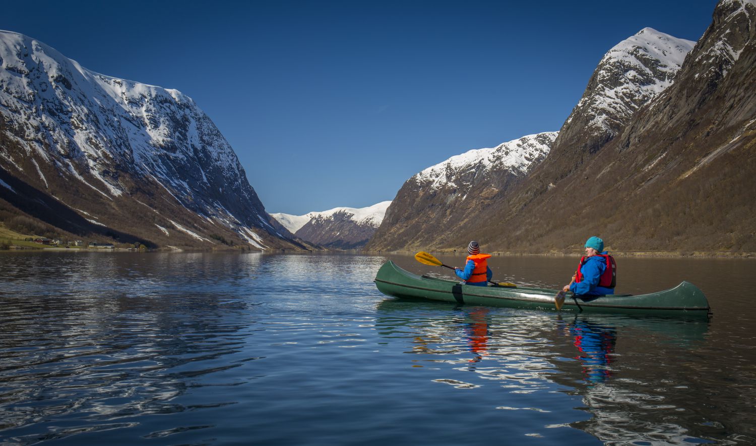 lunde turiststasjon kjosnesfjorden kano.jpg