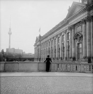 Carrie Mae Weems, "Museums: The Pergamon, Berlin" (2006)
